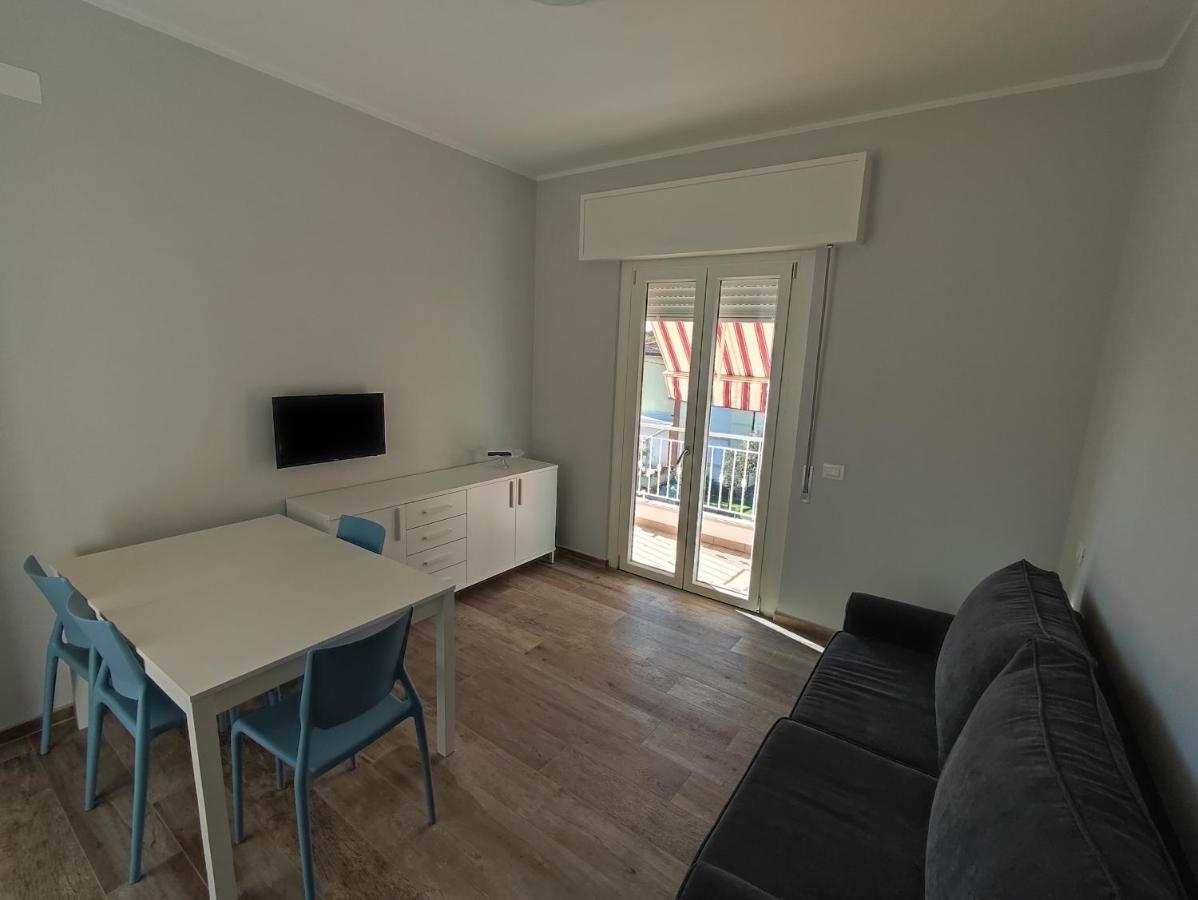 Casa Violina Appartement Lido di Camaiore Buitenkant foto