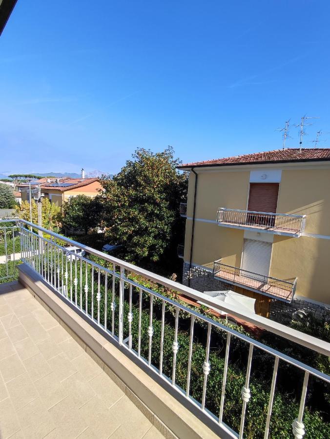Casa Violina Appartement Lido di Camaiore Buitenkant foto